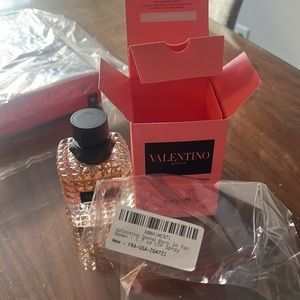 Valentino perfume - coral fantasy - born in Roma